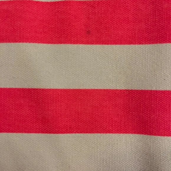 Victoria Secret Weekend Tote bag - nwot - large. - Picture 9 of 9